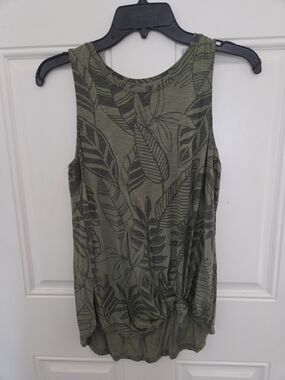 Old Navy Olive Green Leaf-Print Knot Front Tank